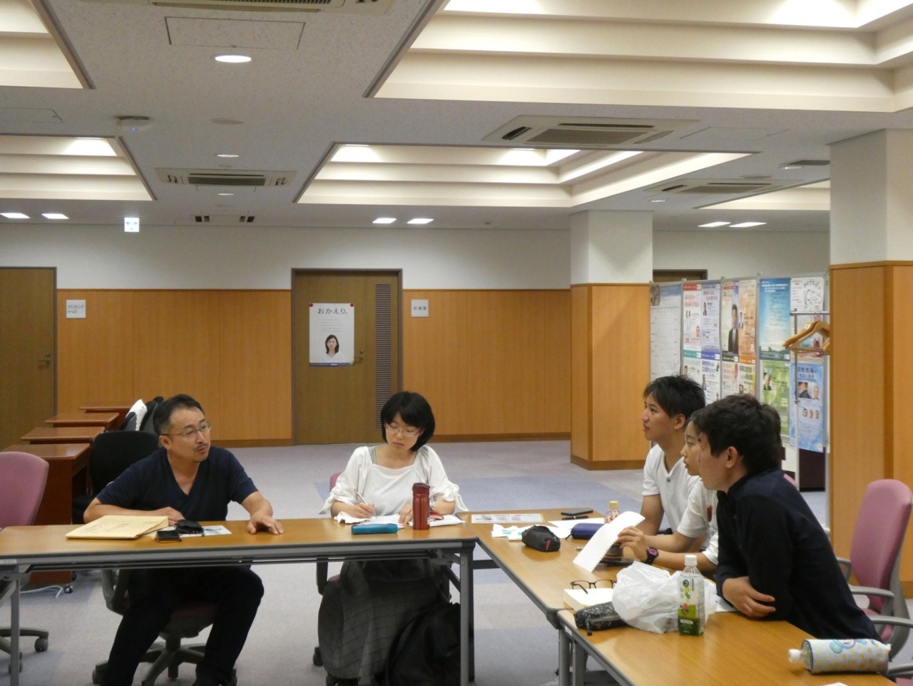 写真左:金尚均教授(本学法学部、犯罪学研究センター「ヘイト・クライム」ユニット長)