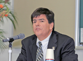 Enrique Lavernia（エンリケ・ラヴァニア）　工学部長