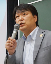 小林 淳二氏