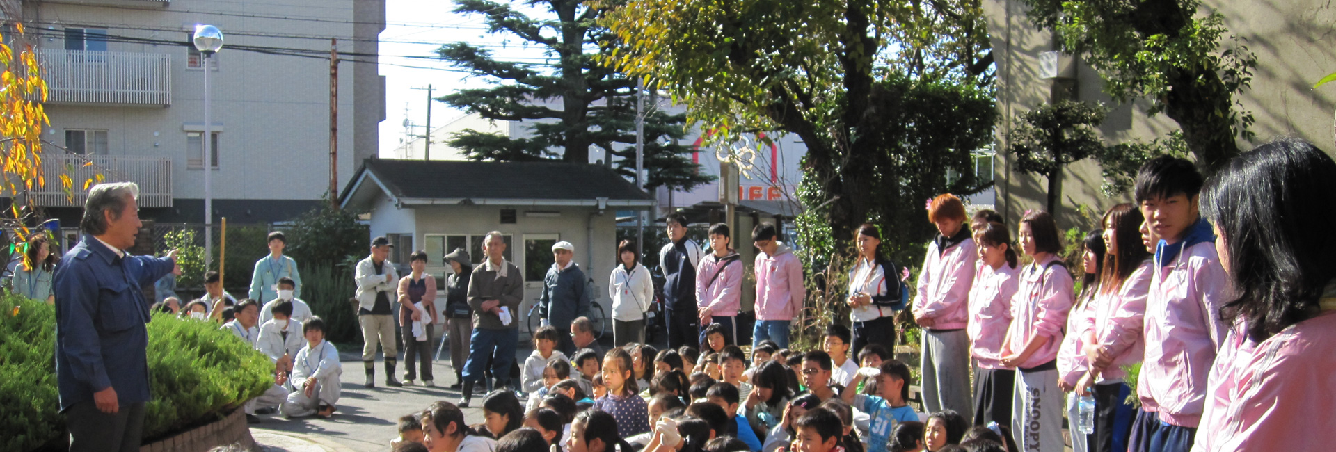 まちづくりの一環で東高瀬川清掃活動を実施