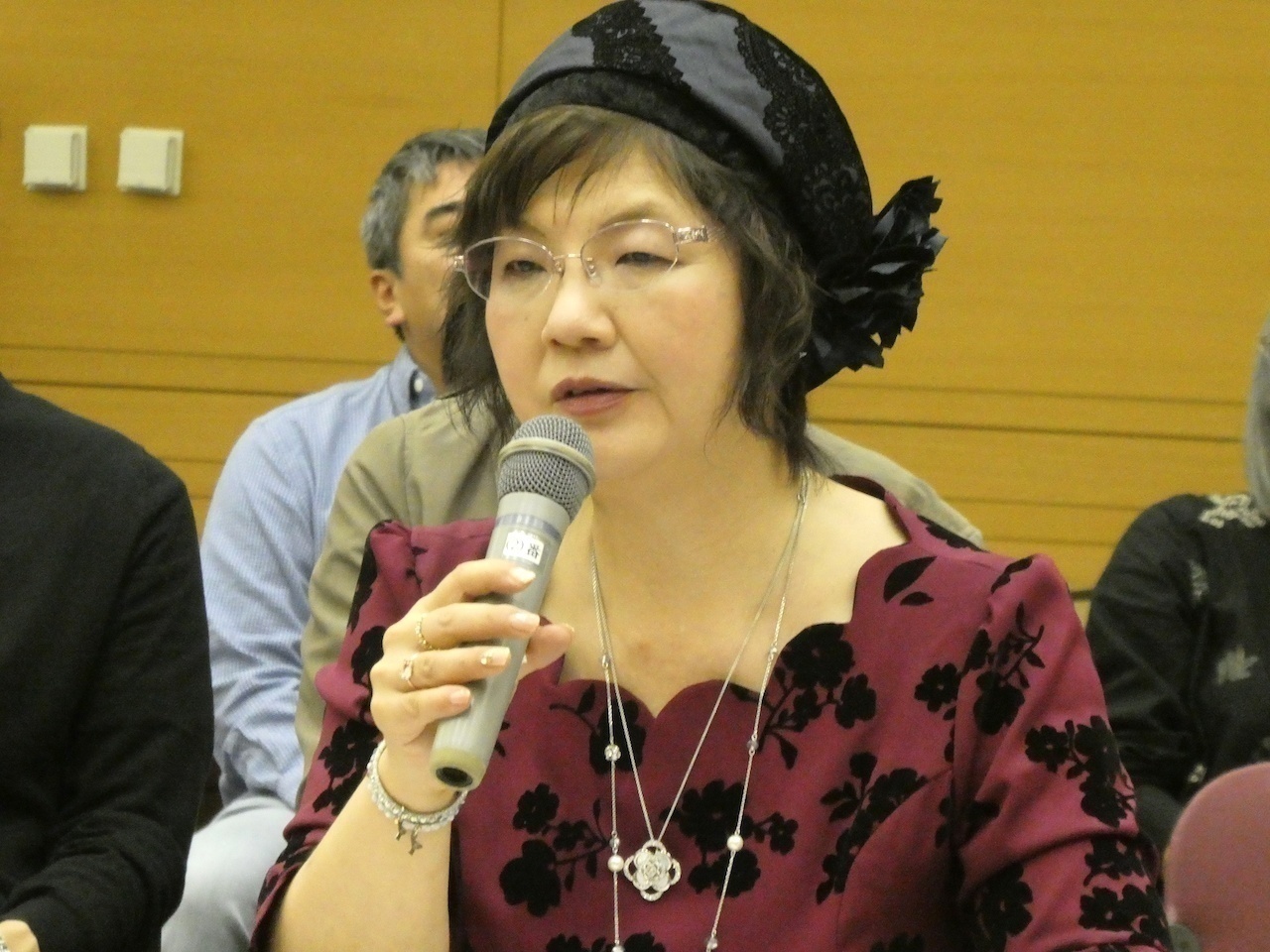 鴨志田祐美氏(弁護士)