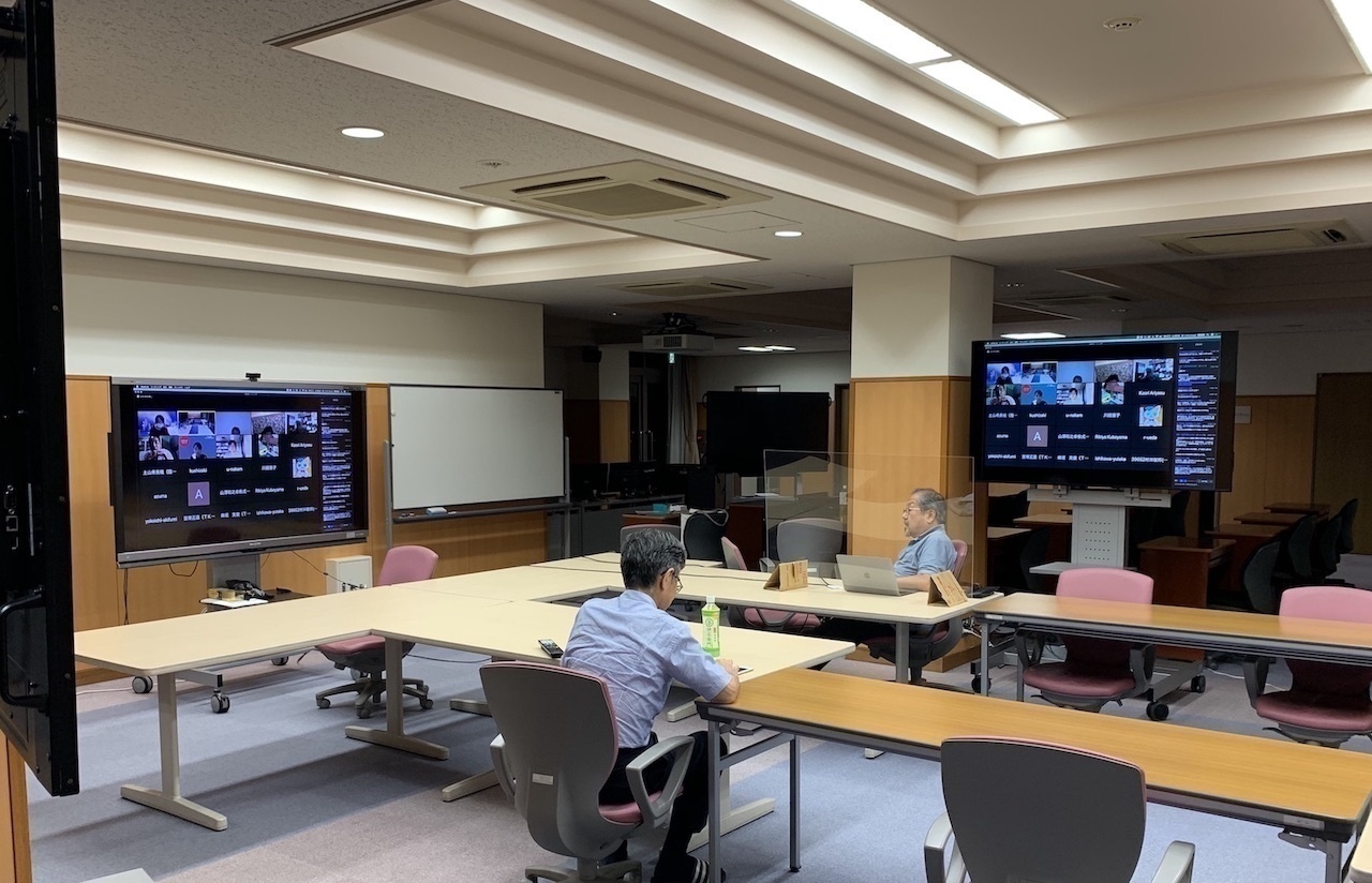 ※研究会当日は学内外をZoomでつなぎ、ハイブリッド形式で実施した