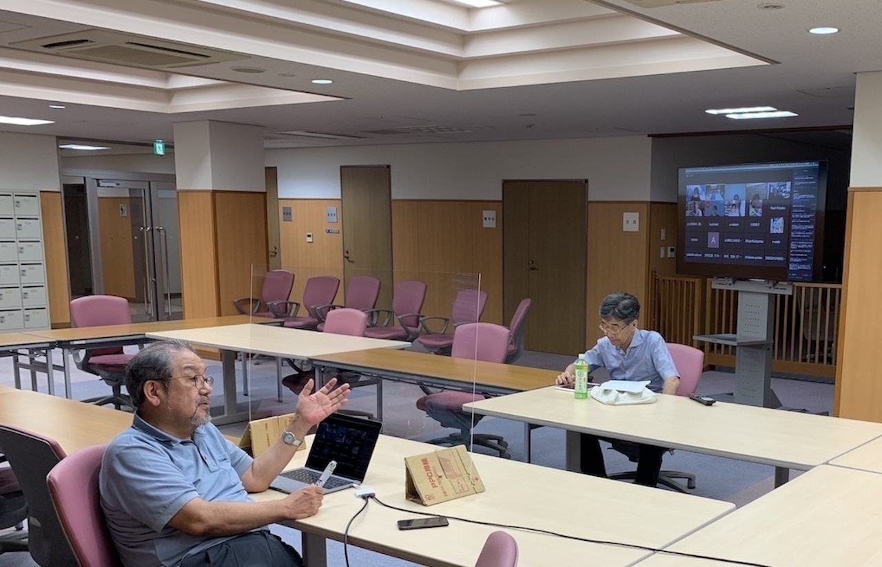 写真左:石塚伸一教授(本学法学部・犯罪学研究センター長)/右:福島至教授(本学法学部)