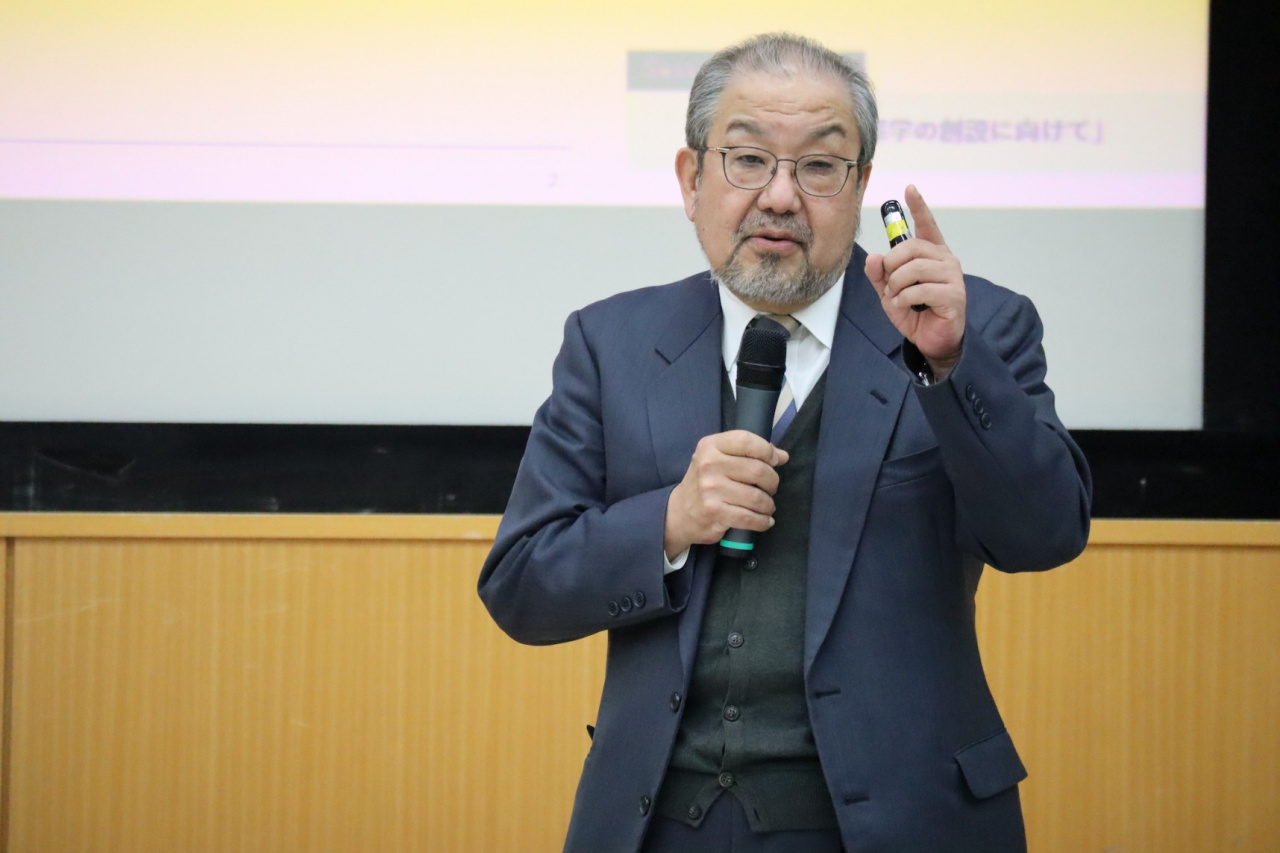 Professor Shinichi Ishizuka (Faculty of Law/CrimRC Center Director) 