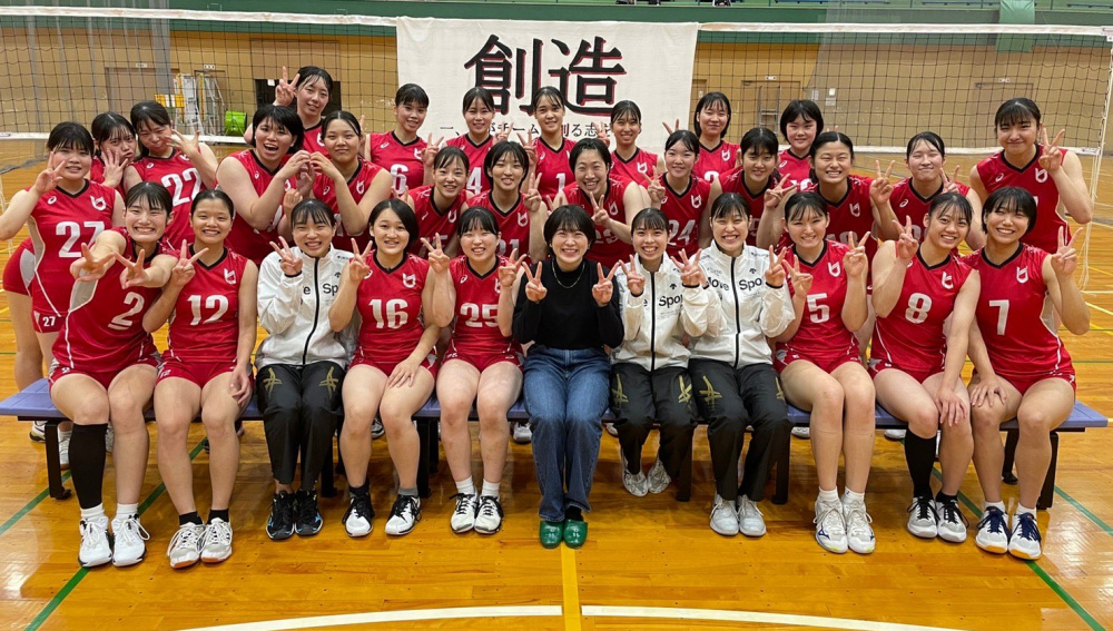 卒業生でバレーボール女子日本代表の福留慧美選手が凱旋 | ニュース