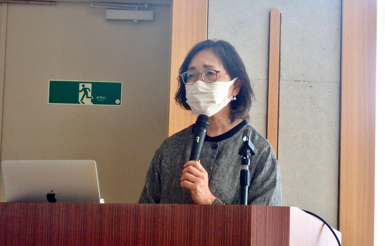 黒川雅代子センター長による講演の様子