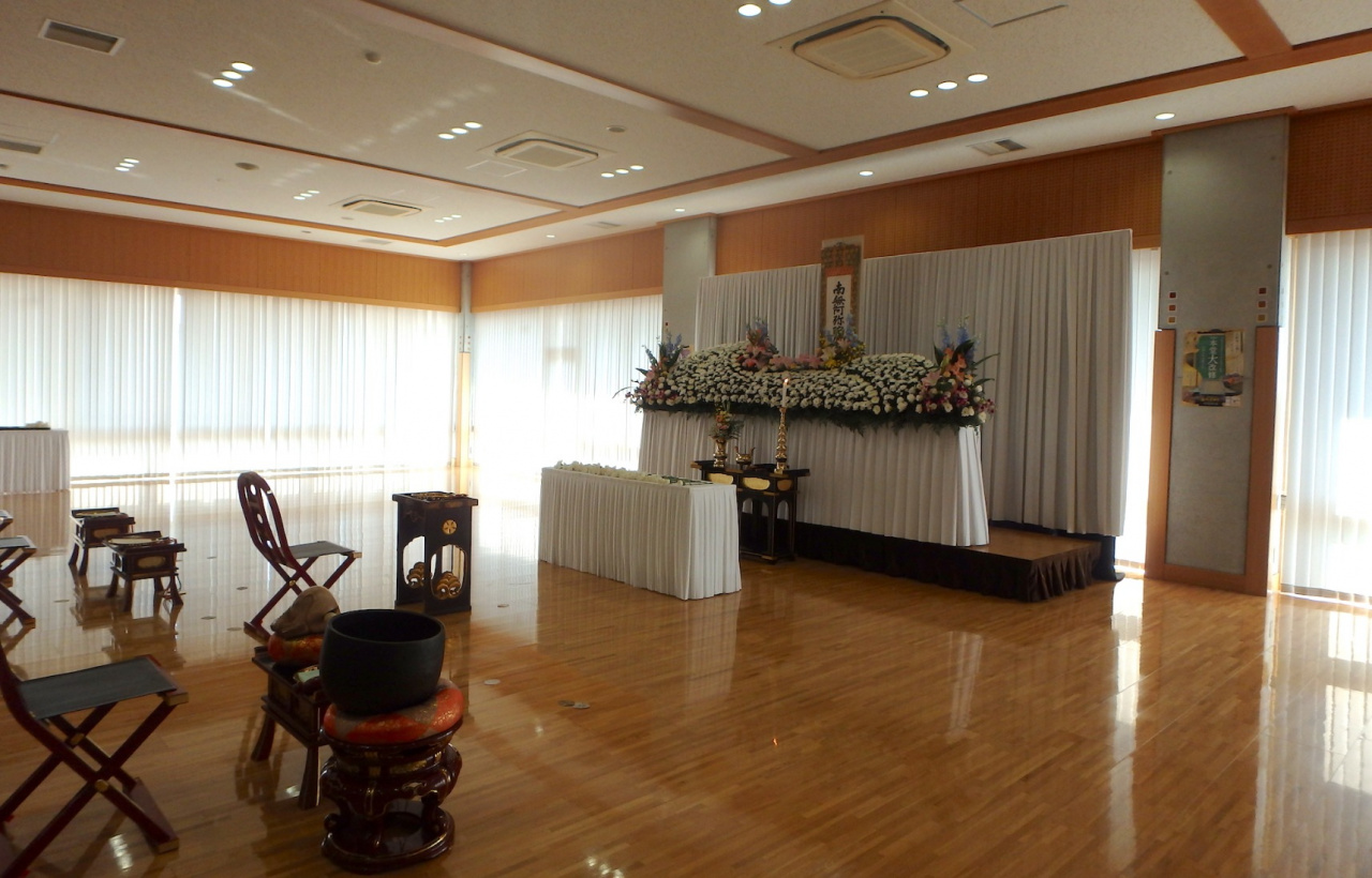 会場では追悼式（仏式）が執り行われました