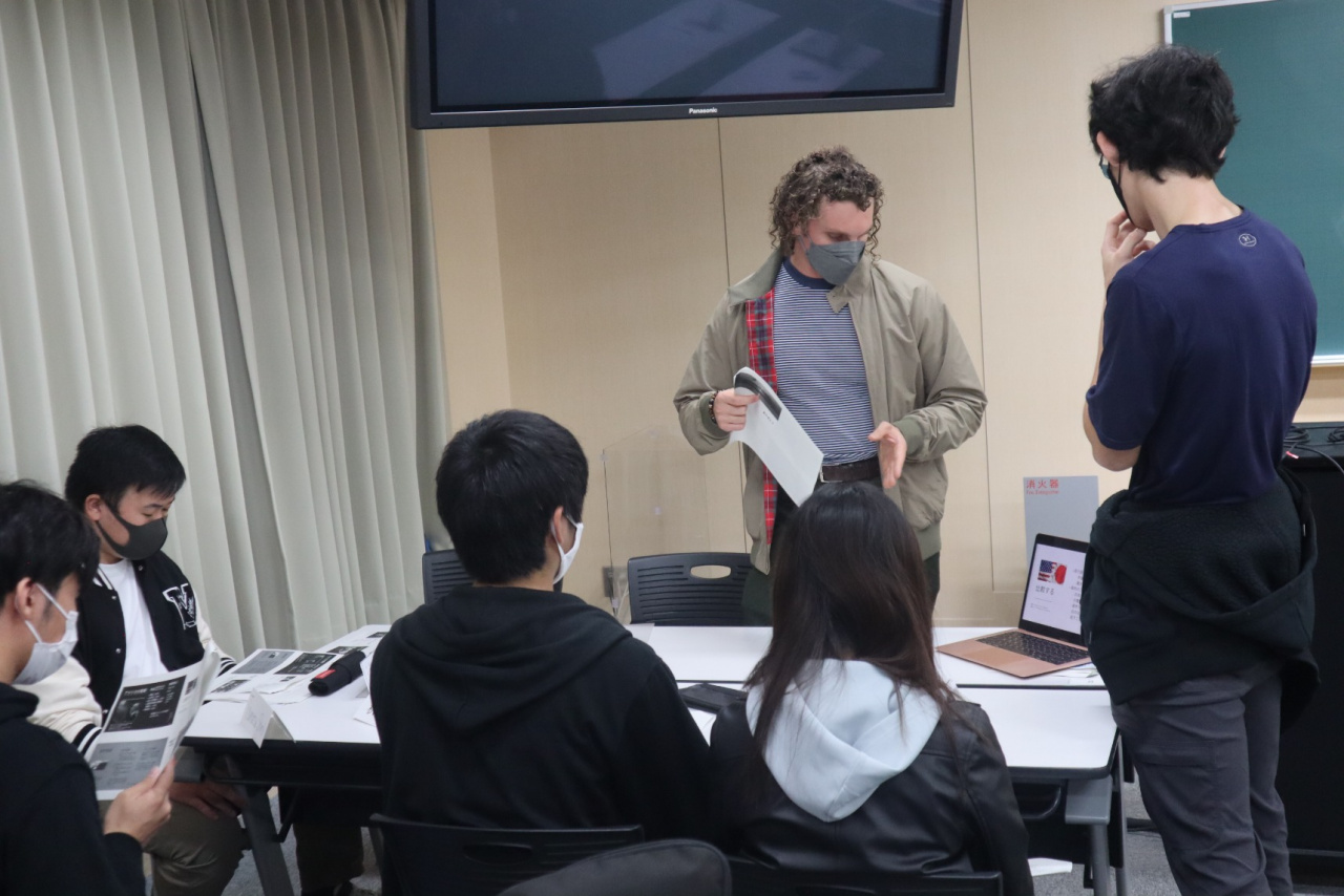 〈CET留学生によるグループ発表の様子⑤〉