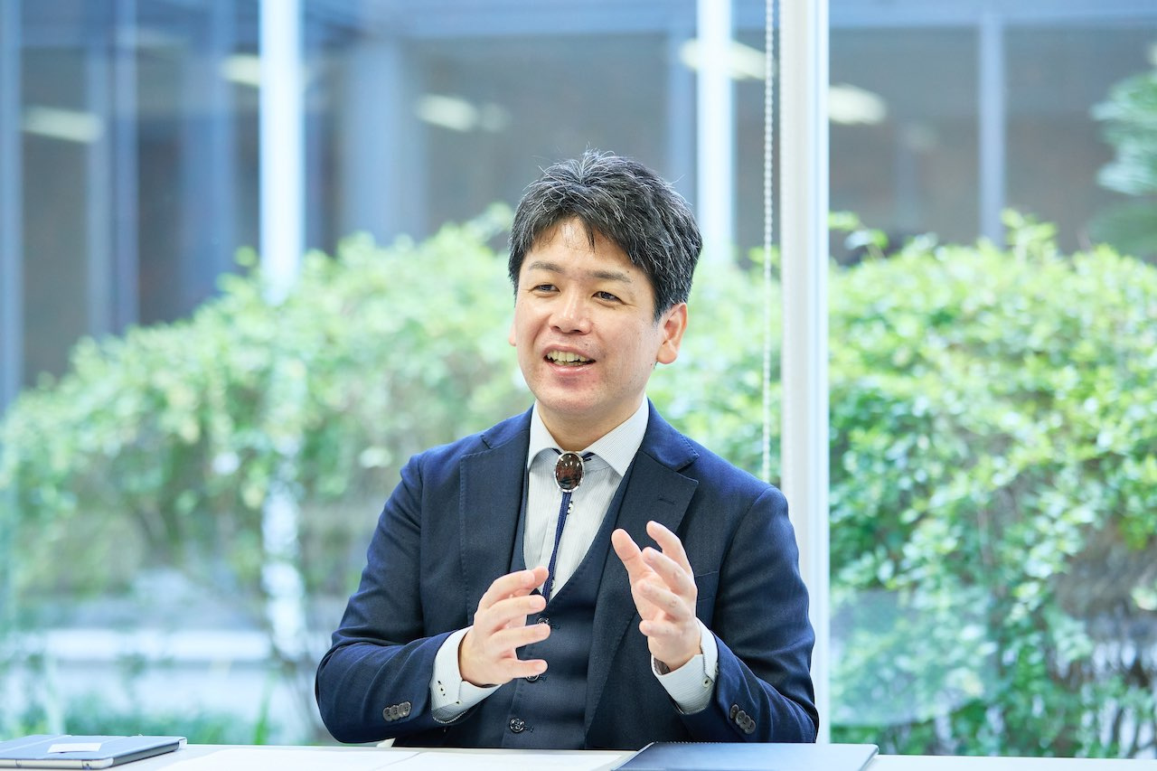 手嶋泰伸・文学部准教授