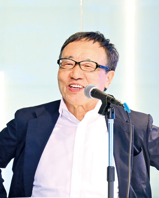 宮内 謙氏